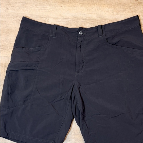 Mountain Hardwear Men’s Mesa Nylon Shorts Size 38 - Picture 2 of 6